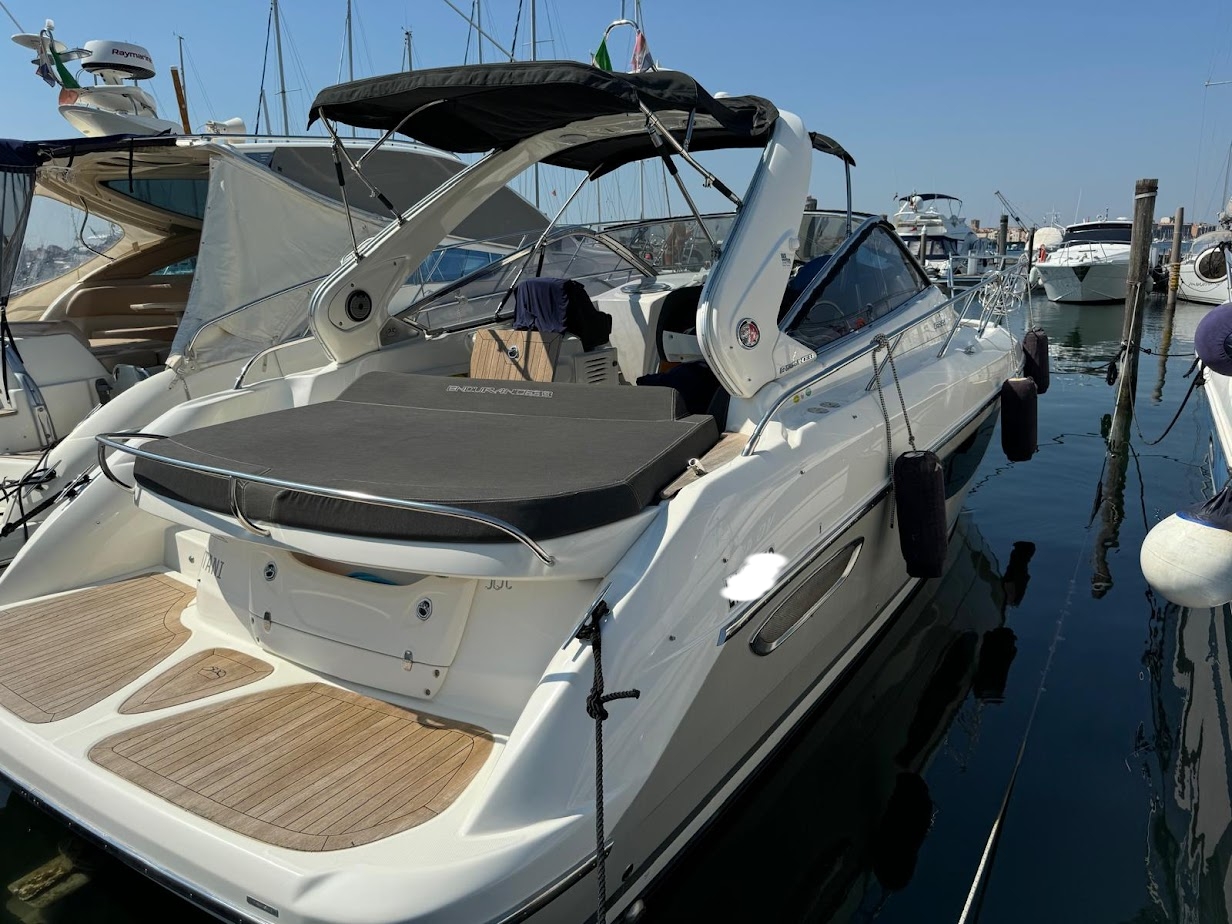Cranchi Endurance 33 + 2x320HP Volvo Penta 5.7 GXI<br><a href=dettaglio.aspx?Id=261 >VAI ALLA SCHEDA</a>